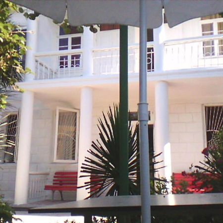 White Guest House Batumi Ngoại thất bức ảnh