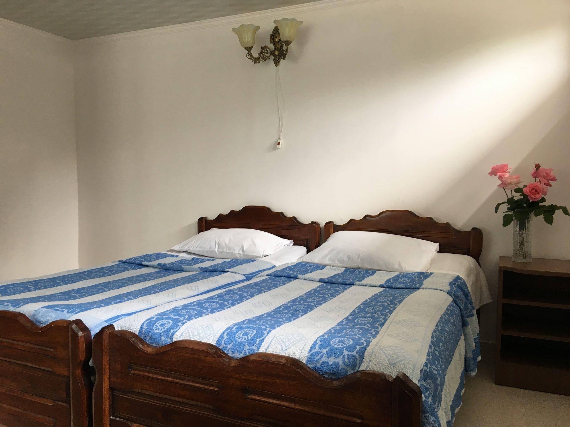 White Guest House Batumi Ngoại thất bức ảnh