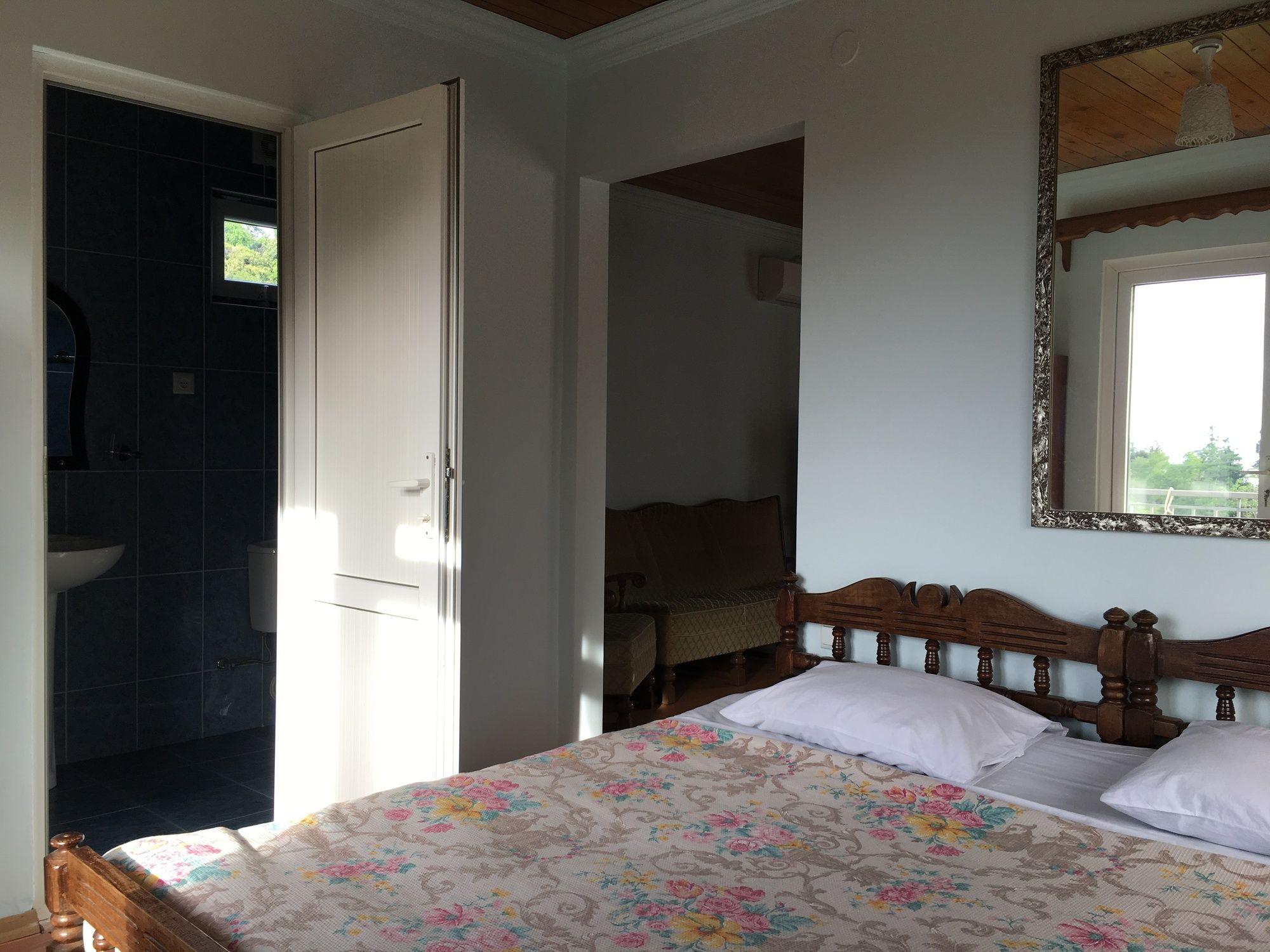 White Guest House Batumi Ngoại thất bức ảnh
