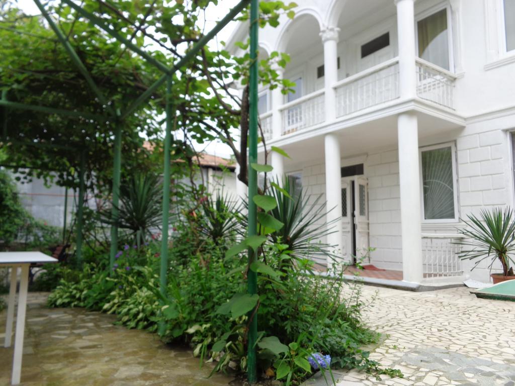 White Guest House Batumi Phòng bức ảnh