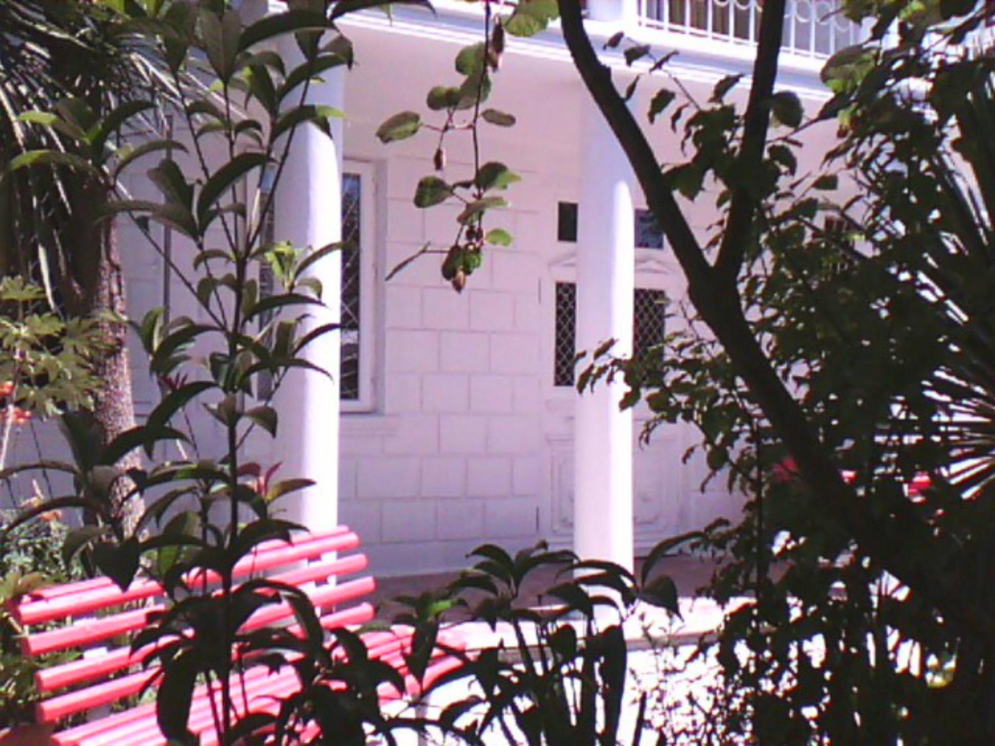 White Guest House Batumi Ngoại thất bức ảnh