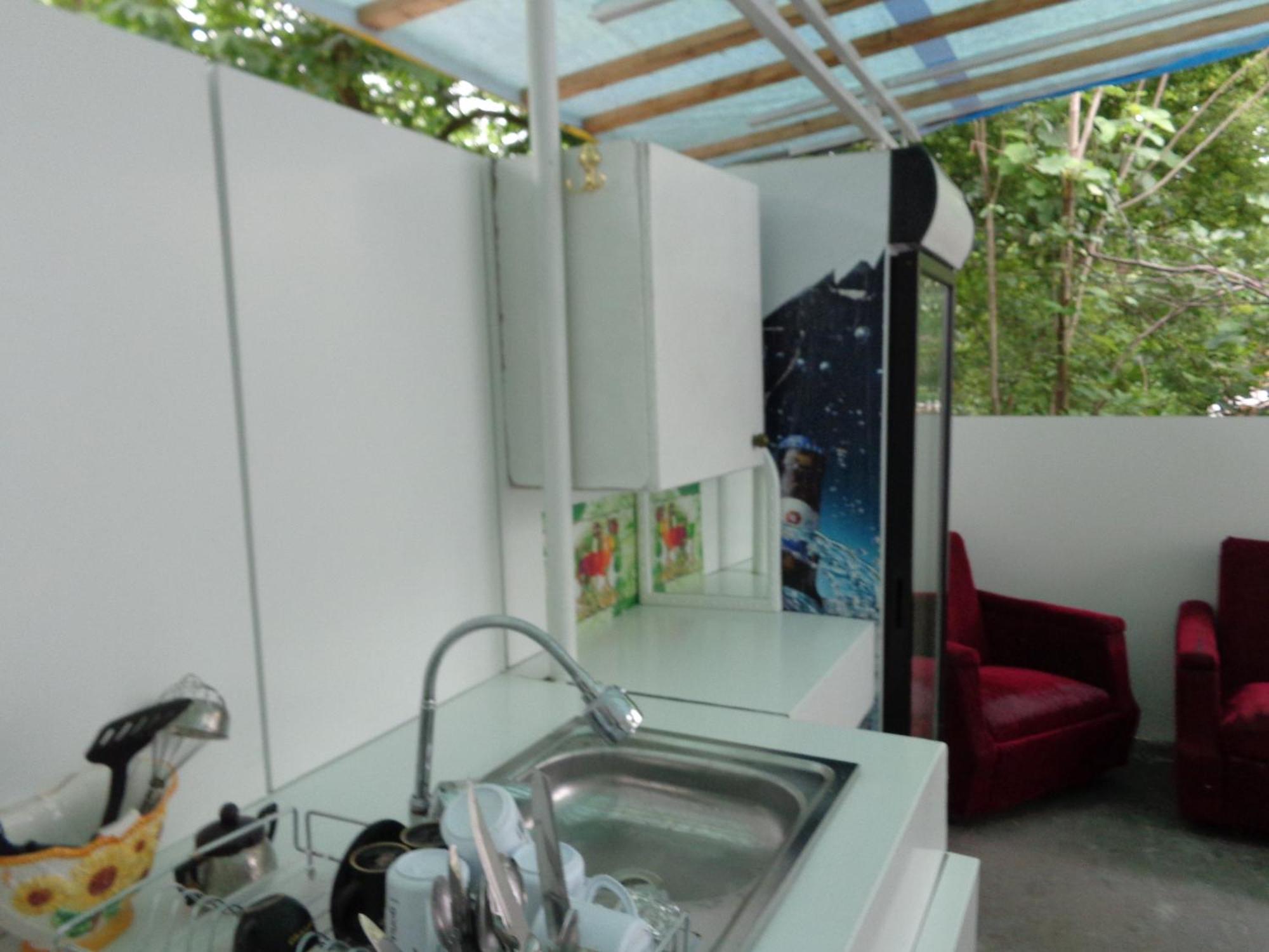 White Guest House Batumi Phòng bức ảnh