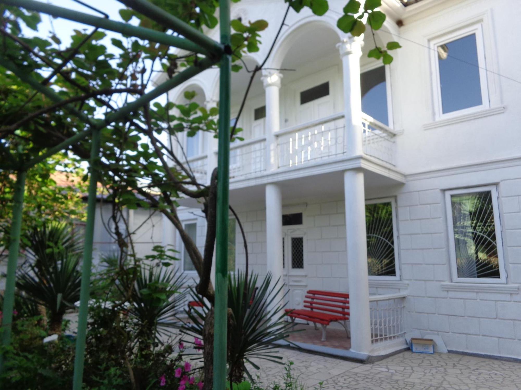 White Guest House Batumi Phòng bức ảnh