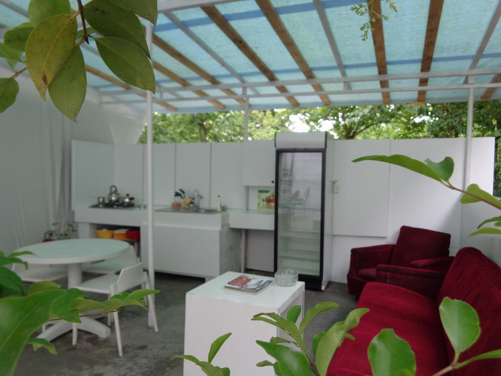 White Guest House Batumi Phòng bức ảnh