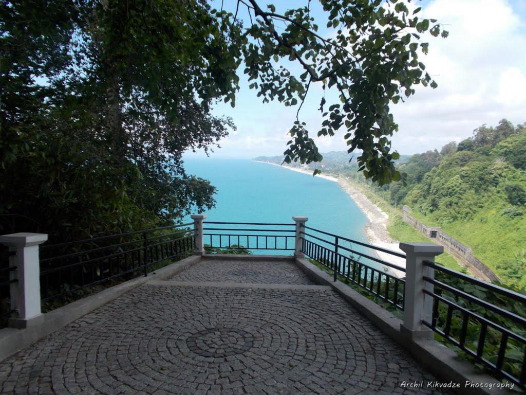 White Guest House Batumi Ngoại thất bức ảnh