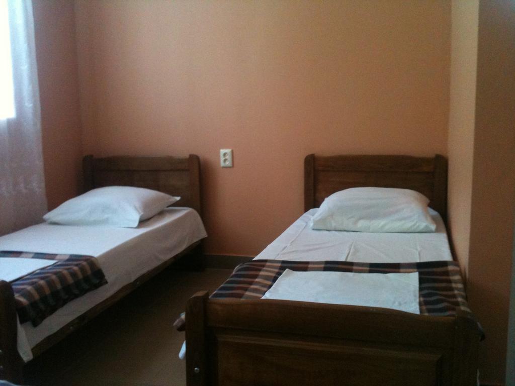 White Guest House Batumi Phòng bức ảnh