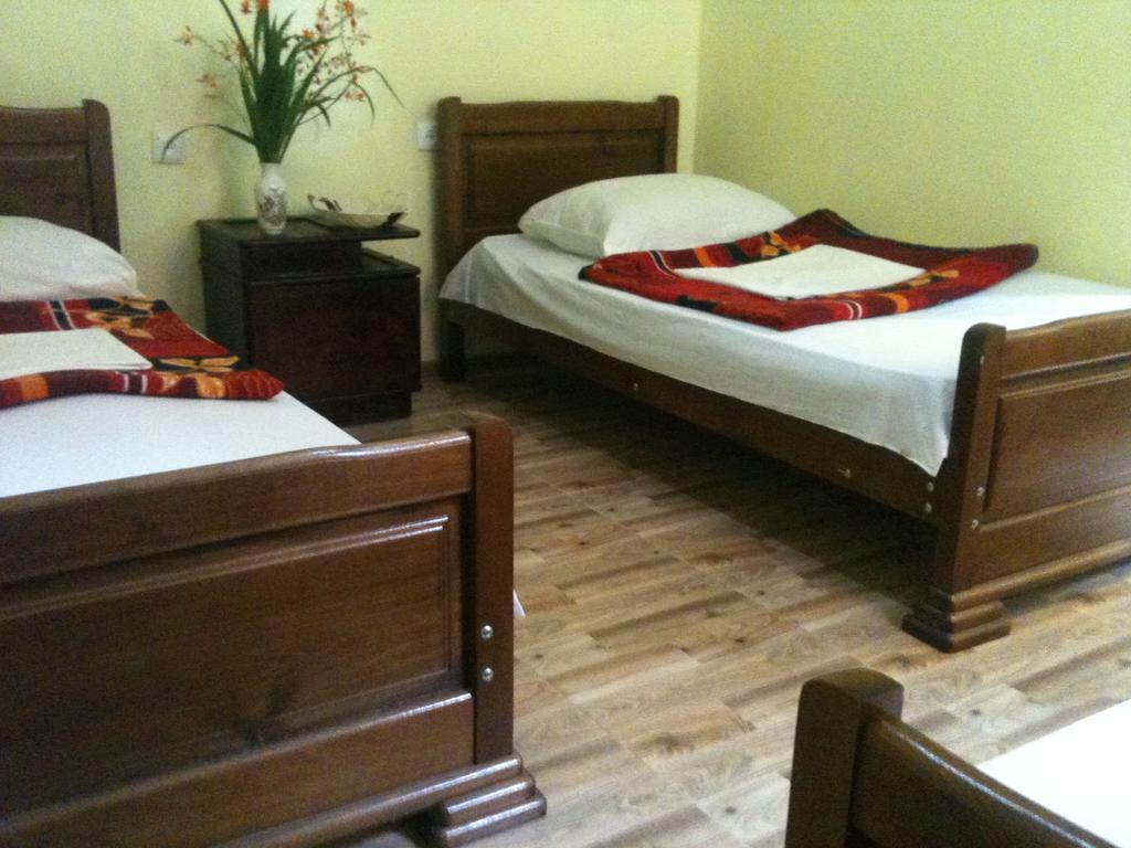 White Guest House Batumi Phòng bức ảnh