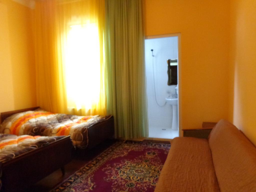 White Guest House Batumi Ngoại thất bức ảnh